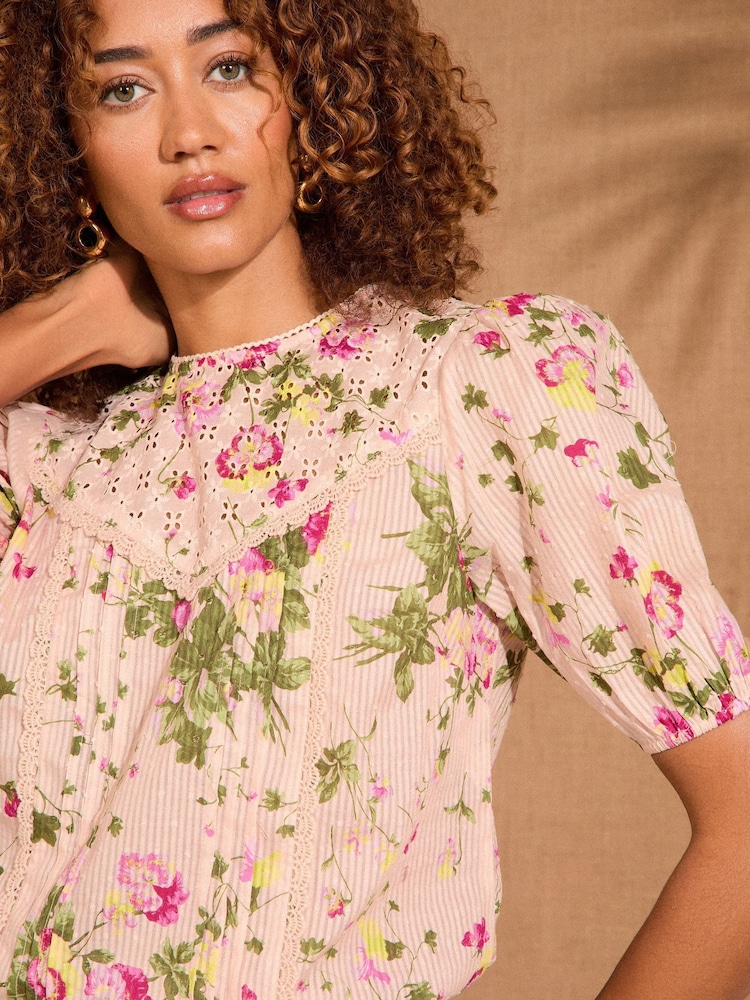 Love & Roses Pink Floral Printed Broderie Short Sleeve Blouse - Image 2 of 4