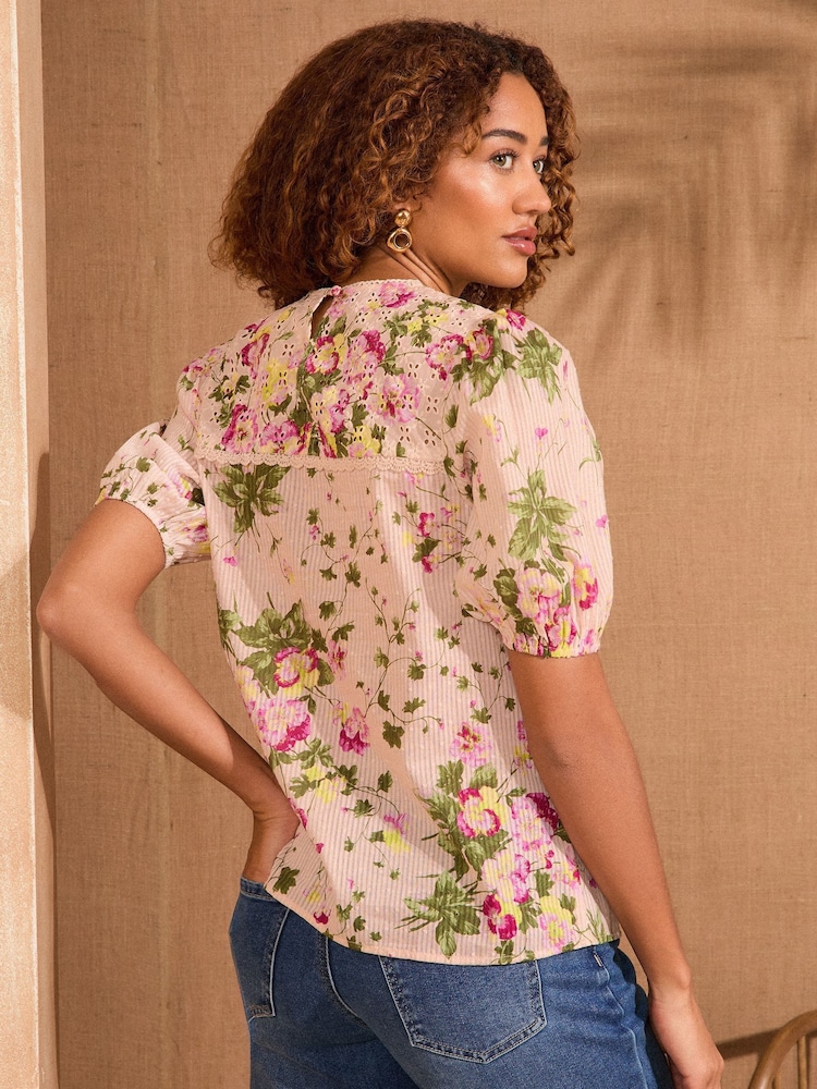 Love & Roses Pink Floral Printed Broderie Short Sleeve Blouse - Image 4 of 4