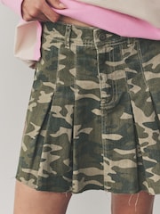 Camo Printed 100% Cotton Pleated Denim Mini Skirt - Image 4 of 7
