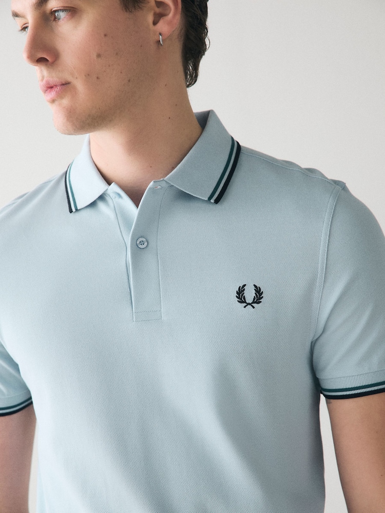 Hemelsblauw - Fred Perry polo met tweekleurig gestreept randje - Image 5 of 8