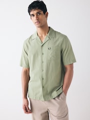 Зеленый - Fred Perry Crepe Textured Short Sleeve Resort Shirt - Image 1 of 6