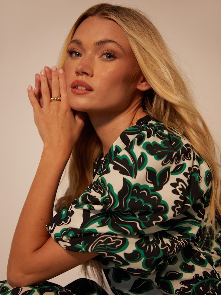 Another Sunday Green/White 100% Cotton Floral Print Poplin Short Puff Sleeve Tiered Smock Midi Dress - Image 3 of 4