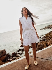 White Jaquard Sleeveless Blouse - Image 2 of 5