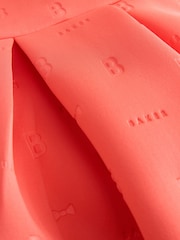Vestido de neopreno rosa coral con detalle de lazo lateral en relieve de Baker by Ted Baker - Imagen 8 de 10