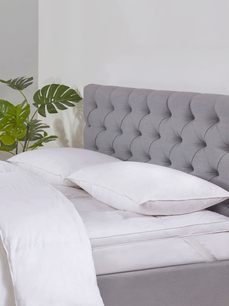BHS 100% Cotton Goose Feather 13.5 Tog Duvet - Image 1 of 4