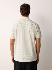 بيج فاتح كريم - Textured Cuban Collar 100% Cotton Polo Shirt - صورة 3 من 8