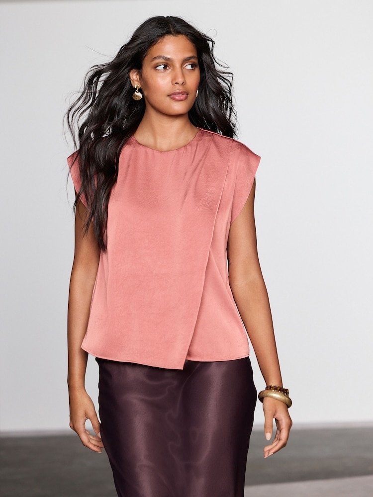 Розово-золотистый - Short Sleeve Crinkle Satin Asymmetric Top - Image 1 of 7 Розово-золотистый - Short Sleeve Crinkle Satin Asymmetric Top - Image 1 of 7