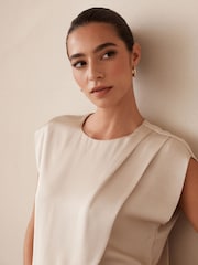 Цвета золотистого шампанского - Short Sleeve Crinkle Satin Asymmetric Top - Image 5 of 5