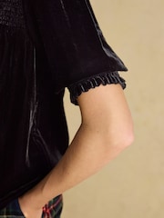 črna - Joules Silvia Smocked Velvet Short Sleeve Blouse - Slika 4 iz 6