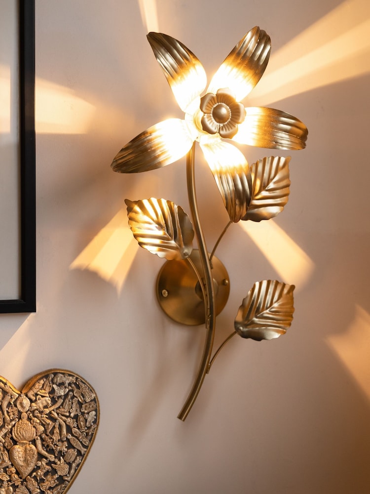 Rockett St George Brass Flower Wall Light - Image 2 of 4 Rockett St George Brass Flower Wall Light - Image 2 of 4