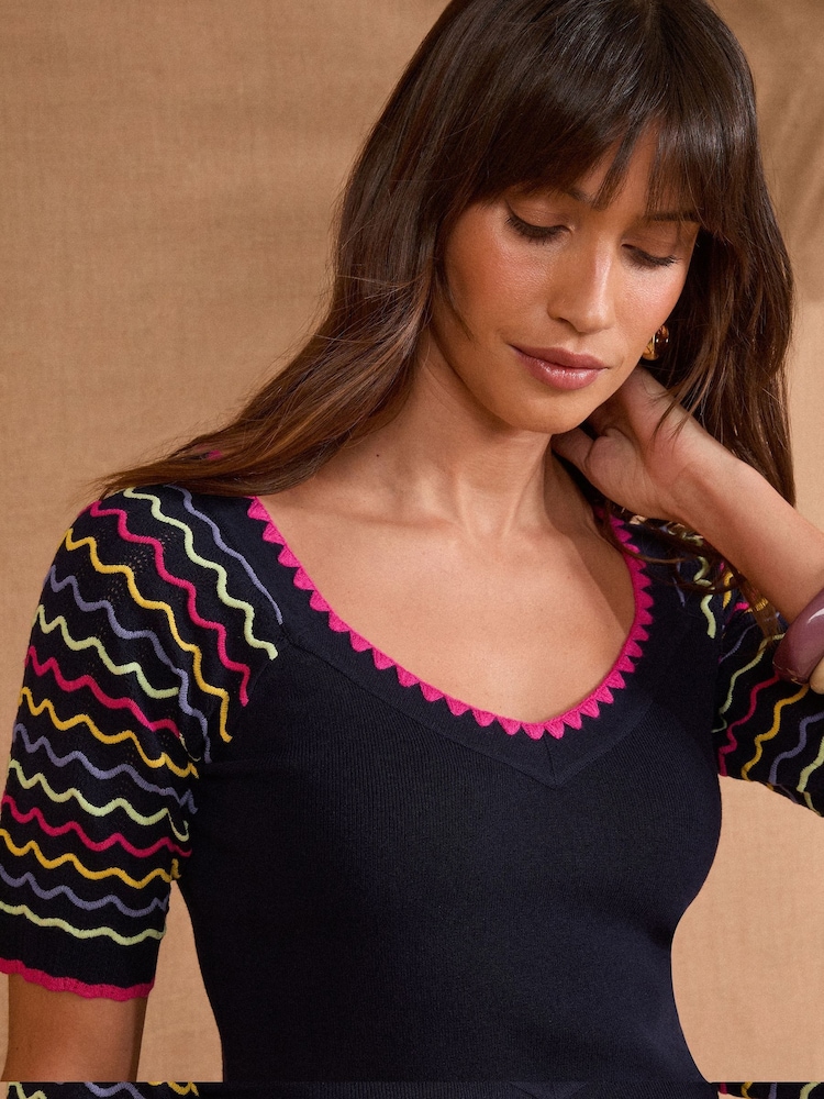 Love & Roses Navy Scallop Knitted top - Image 2 of 4