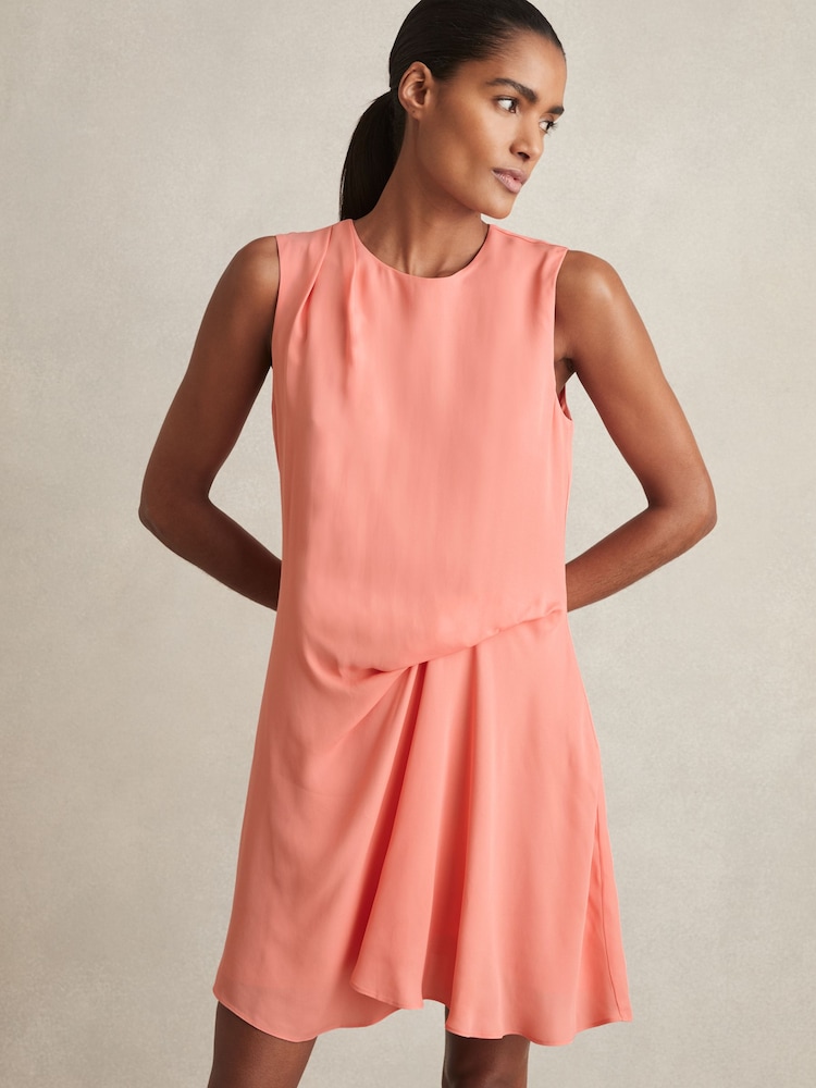 Koralle - Reiss Elina Minikleid mit drapiertem Design und Biesen - Bild 1 von 5 Koralle - Reiss Elina Minikleid mit drapiertem Design und Biesen - Bild 1 von 5
