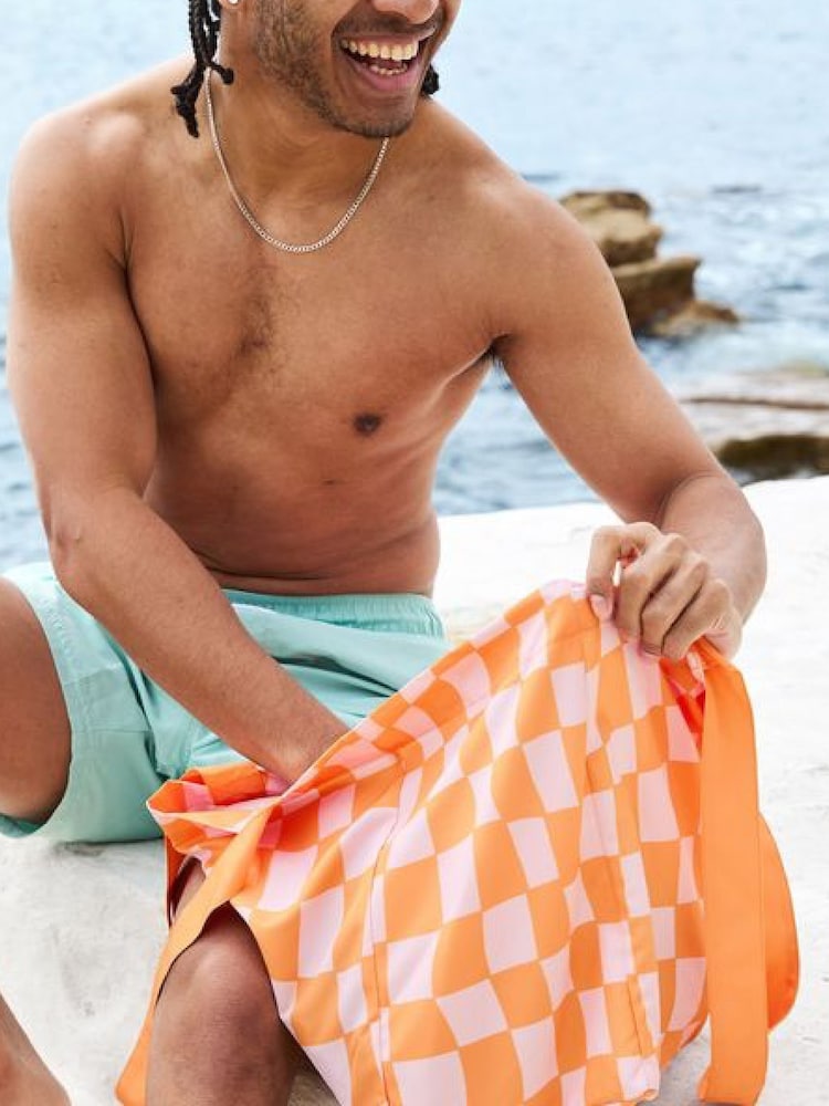 Dock & Bay Groovy Check Everyday Travel Foldaway Bag - Image 5 of 6