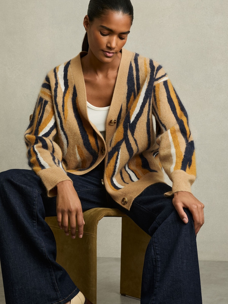 Reiss – Serafina – Strickjacke aus Wolle und Kaschmir mit Intarsien-Streifen - Bild 1 von 6 Reiss – Serafina – Strickjacke aus Wolle und Kaschmir mit Intarsien-Streifen - Bild 1 von 6