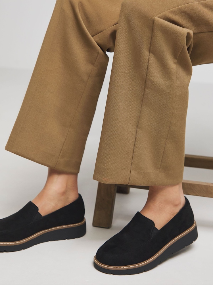 JD Williams Low Wedge Plain Slipper Cut Loafers - Bild 1 von 4