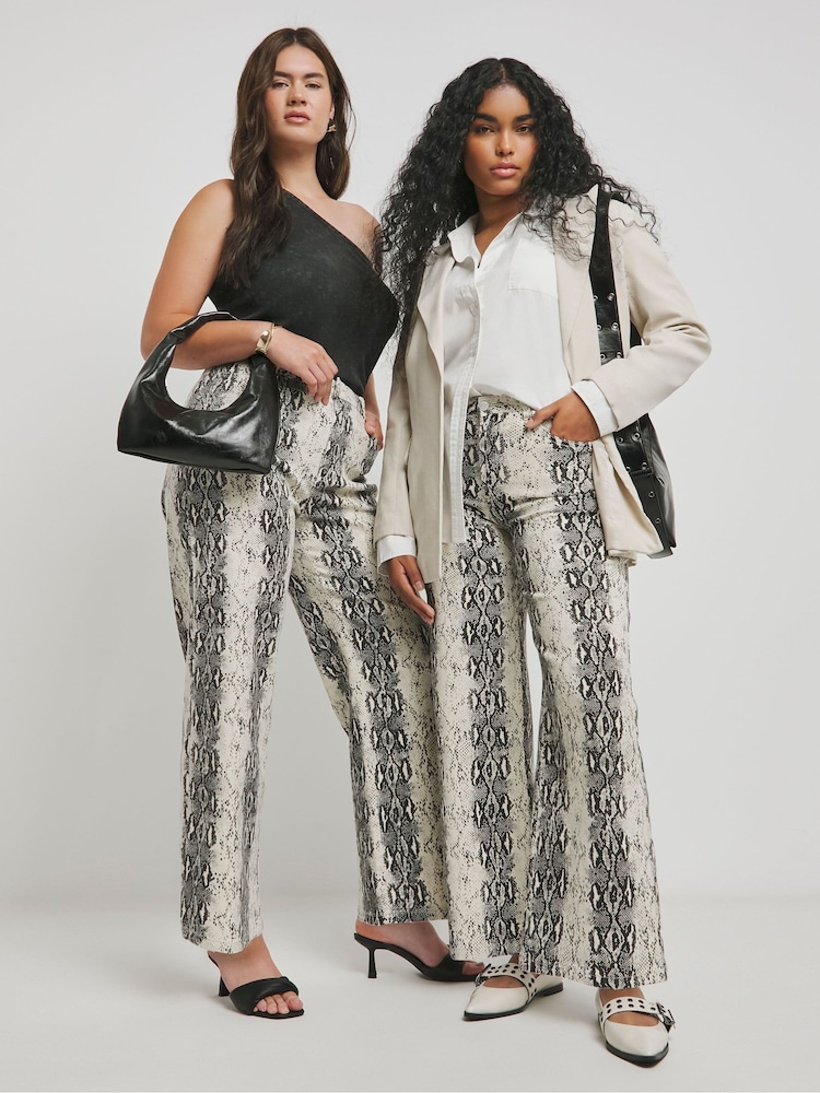 Simply Be Snake Print Wide Leg Denim Jeans - Image 1 of 4
