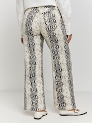 Simply Be Snake Print Wide Leg Denim Jeans - Image 2 of 4