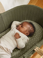 The Little Green Sheep Juniper Organic Knitted Moses Basket And Mattress - Image 2 of 5