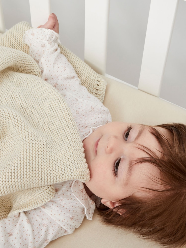 The Little Green Sheep Linen Baby 100% Cotton Organic Knitted Cellular Blanket - Image 4 of 4