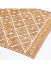Esselle Natural Prestbury 120x170cm Diamond Handbraided Rug - Image 3 of 5