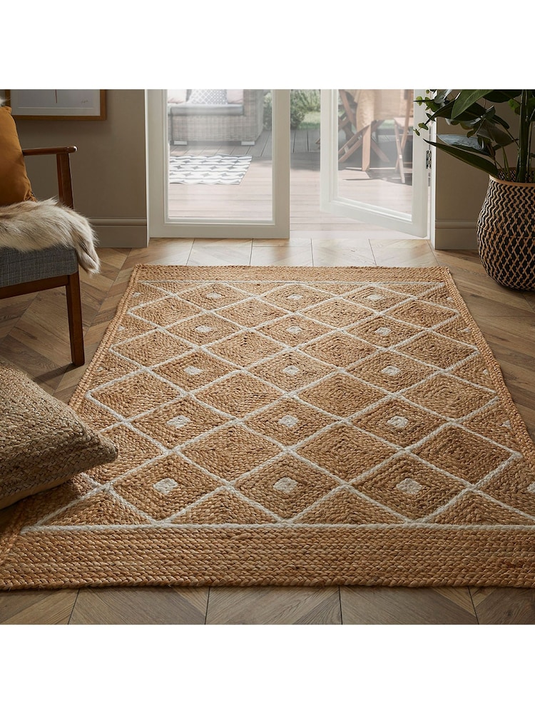 Esselle Natural Prestbury 120x170cm Diamond Handbraided Rug - Image 5 of 5