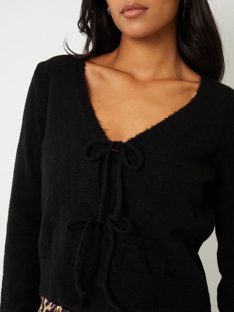 črna - Threadbare kravata spredaj V-izrez; z V-izrezom Knitted pletena jopa - Slika 2 iz 4