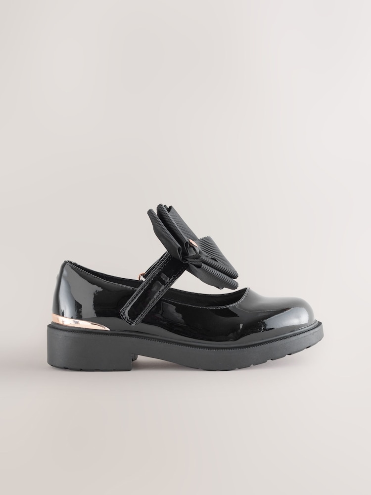 Schwarze Lack-Optik und Schleife - Chunky Mary Jane School Shoes - Bild 2 von 5 Schwarze Lack-Optik und Schleife - Chunky Mary Jane School Shoes - Bild 2 von 5
