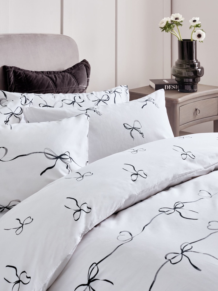 2 Pack Black/White Bow & Heart Reversible Duvet Cover and Pillowcase Set - Image 4 of 9