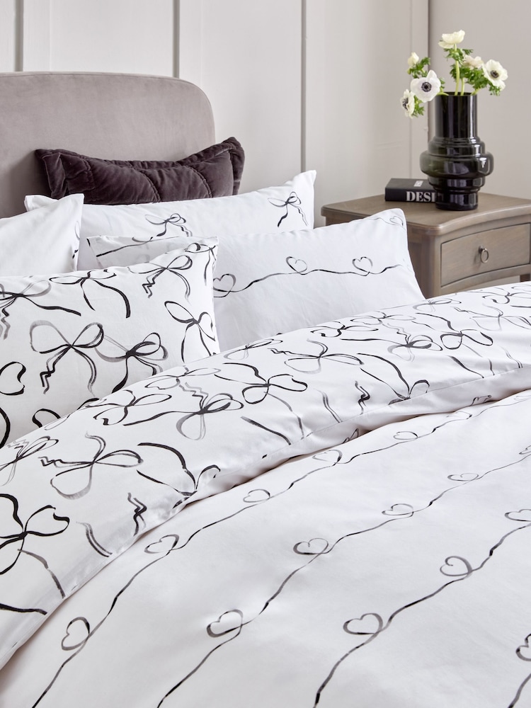 2 Pack Black/White Bow & Heart Reversible Duvet Cover and Pillowcase Set - Image 5 of 9