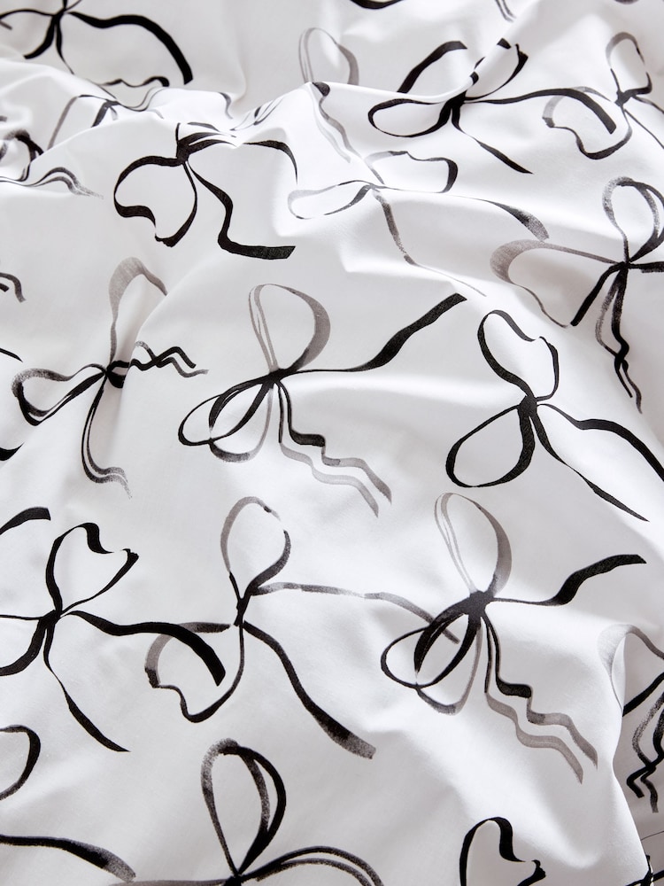 2 Pack Black/White Bow & Heart Reversible Duvet Cover and Pillowcase Set - Image 8 of 8