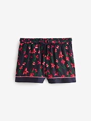 كحلي ـ طقم بيجامة ستان من شورت ورداء علوي بحمالات بفتحة ياقة حرف V مزيّنة بطبعة زهور من B by Ted Baker - صورة 8 من 11