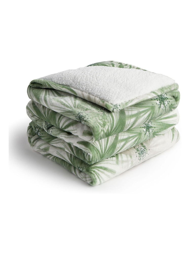 Silentnight Cream Green Snugsie Winter Lux 240 x 180cm Giant Blanket - Image 2 of 8