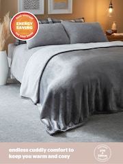 Silentnight Charcoal Snugsie XL Kingsize 270 x 230cm Family Blanket - Image 2 of 7