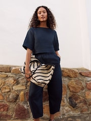 Black/White Linen Effect Shoulder Bag - Image 3 of 4
