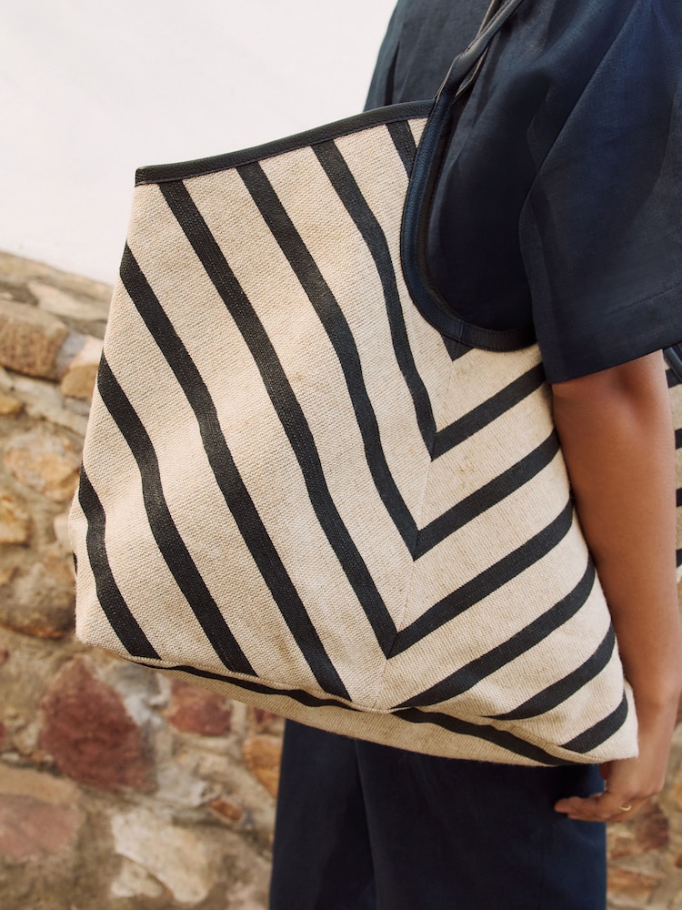Black/White Linen Effect Shoulder Bag - Image 4 of 4