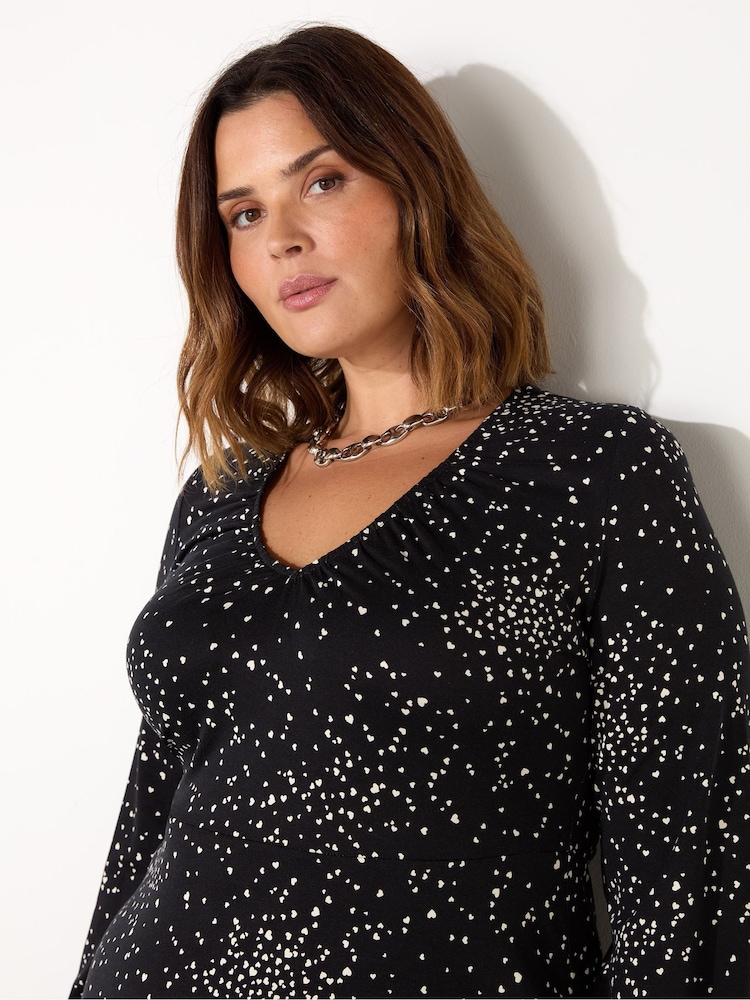Rochie din jerseu Live Unlimited Curve cu imprimeu de inimă, decolteu în V și adunată - Imaginea 4 din 4