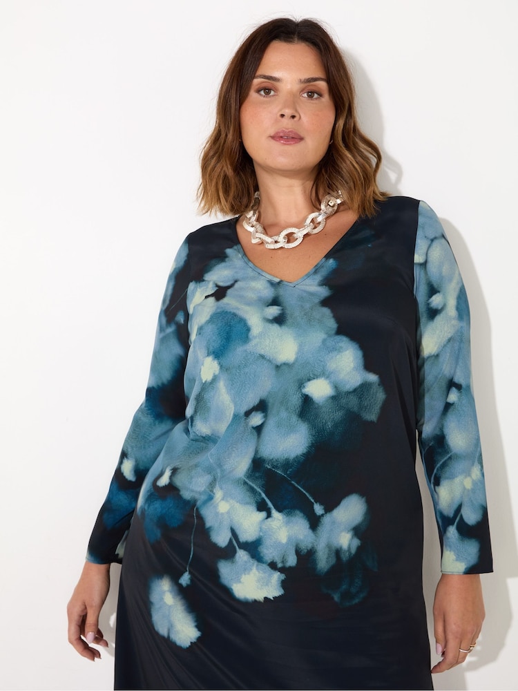 Live Unlimited Black Curve Floral Print Long Sleeve Midaxi Dress - Image 2 of 3