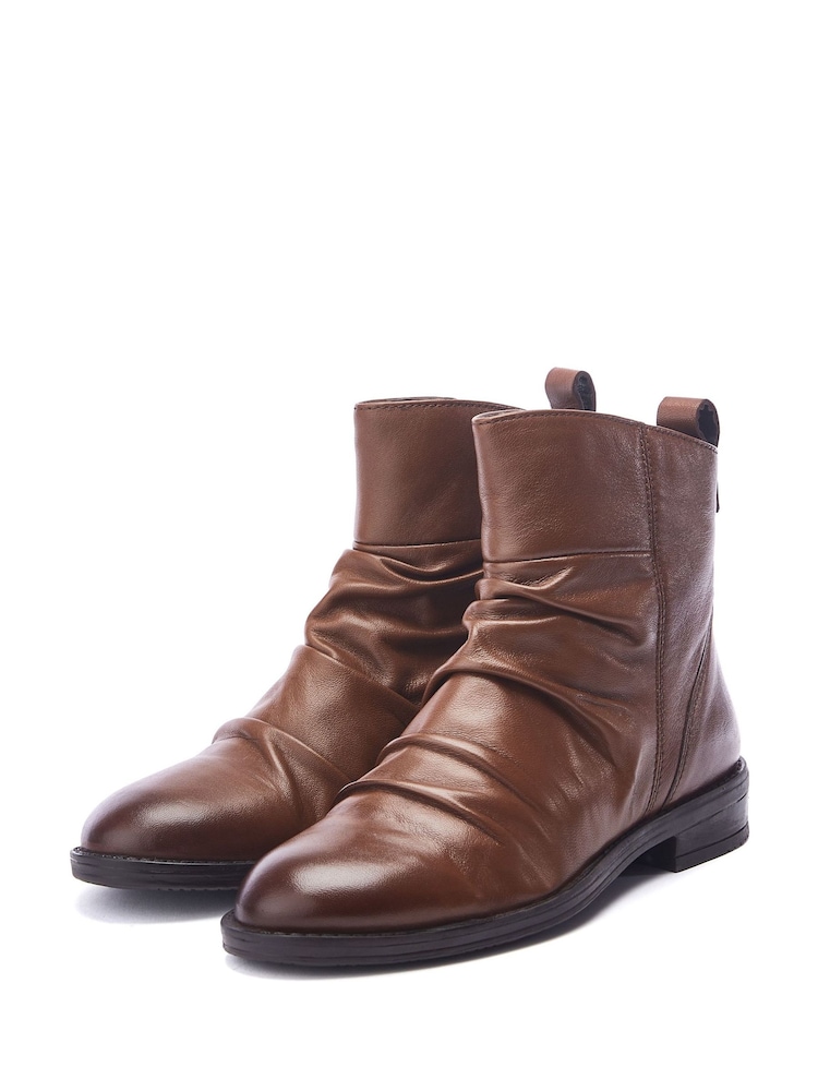 Moda in Pelle Brandish Slim Sole Leather Ankle Black Boots With Rouching - Image 2 of 4
