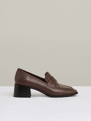 Čokolada - Usnjeni mokasini s široko peto Reiss Heidi Penny - Slika 1 iz 5