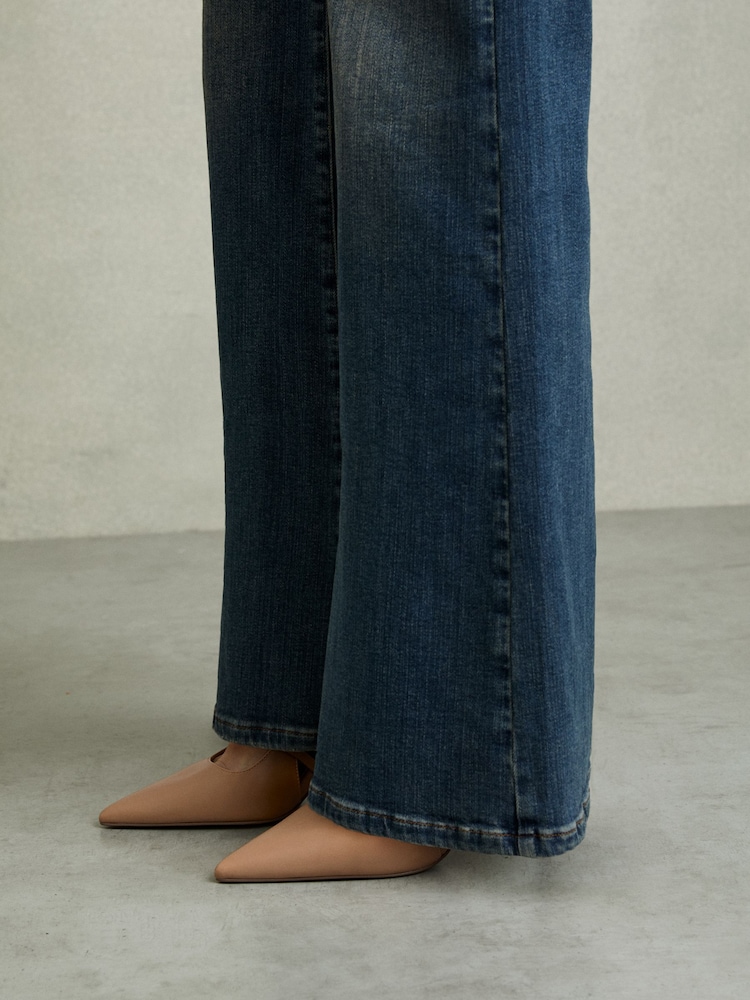 Reiss Beatrice Leather Buckle-Strap Court Shoes - Imagen 2 de 5 Reiss Beatrice Leather Buckle-Strap Court Shoes - Imagen 2 de 5