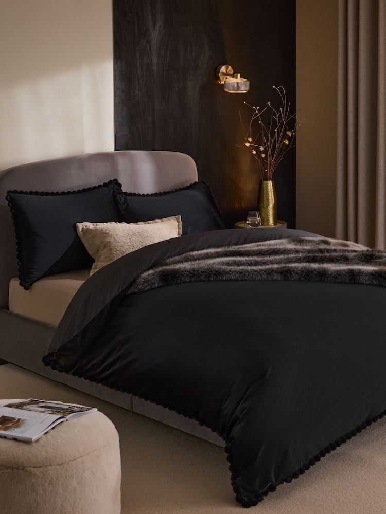 Black Faux Fur Trim Duvet Cover and Pillowcase Set - Image 2 of 4 Black Faux Fur Trim Duvet Cover and Pillowcase Set - Image 2 of 4