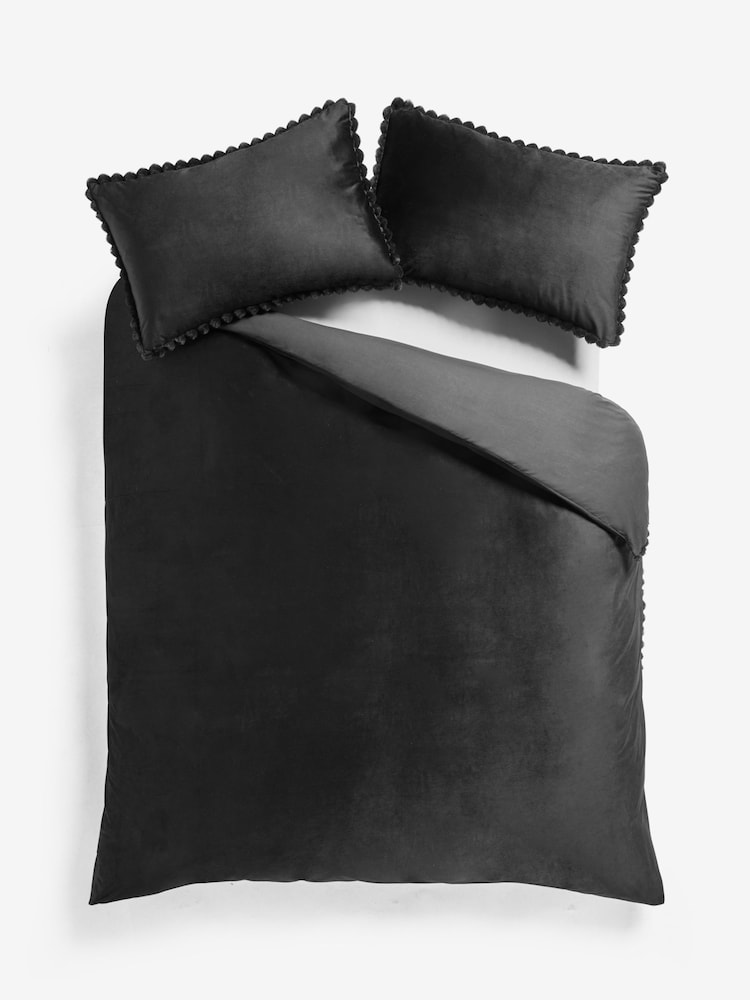 Black Faux Fur Trim Duvet Cover and Pillowcase Set - Image 4 of 4 Black Faux Fur Trim Duvet Cover and Pillowcase Set - Image 4 of 4