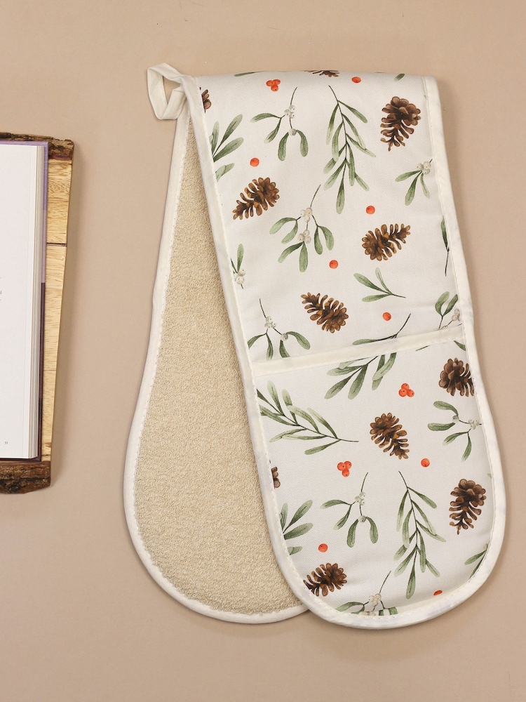 Avalon Home White Mistletoe and Pine Oven 100% Cotton Glove - Image 1 of 5