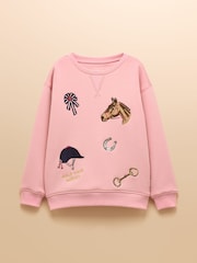 Rožnata konji - Joules dekleta' Mackenzie Embroidered Artwork zgornji del trenirke; športna majica s podlogo iz Faux Faur - Slika 1 iz 3