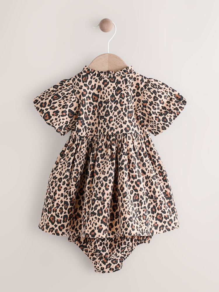 Tan Brown Leopard Print - Conjunto de vestido tejido y braguitas estilo cubrepañal de algodón 100 % para bebé (0 meses - 2 años) - Imagen 2 de 8 Tan Brown Leopard Print - Conjunto de vestido tejido y braguitas estilo cubrepañal de algodón 100 % para bebé (0 meses - 2 años) - Imagen 2 de 8
