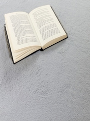 Origin Rug Collection. Grey Washable Faux Fur Rug - Image 2 of 5