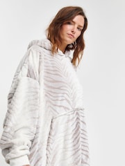 Simply Be Pretty Secrets Oversized Hoodie Blanket - صورة 3 من 4