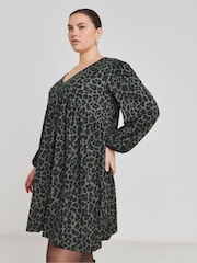 Simply Be Green Leopard Print Supersoft Smock Dress - Image 1 of 4