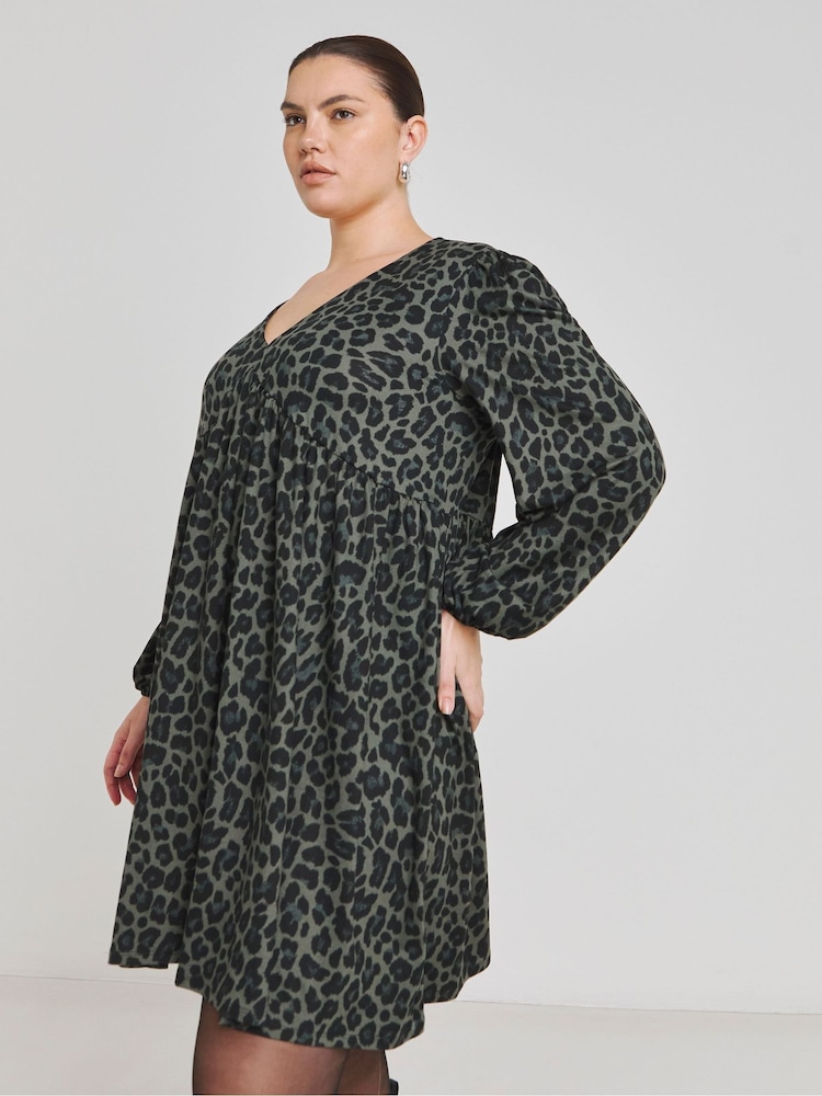 Simply Be Green Leopard Print Supersoft Smock Dress - Image 1 of 4