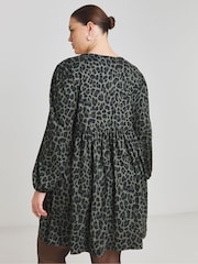 Simply Be Green Leopard Print Supersoft Smock Dress - Image 2 of 4